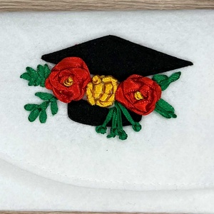 Hímzett ajándék áradó, pénzátadó boríték filc anyagból ballagásra, diplomaosztóra  - otthon & életmód - papír, írószer - ajándékozás kellékei - pénzátadó boríték - Meska.hu