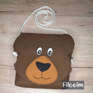Macis táska filc anyagból - egyedi ajándéknak, válltáska gyermekeknek és vagány maci kedvelő felnőtteknek - táska & tok - kézitáska & válltáska - válltáska - Meska.hu