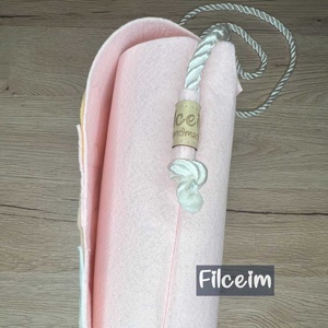 Cicás táska filc anyagból - egyedi ajándék, cica kedvelő, vagány, bevállalós gyerekeknek vagy felnőtteknek - táska & tok - kézitáska & válltáska - válltáska - Meska.hu