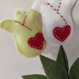 Filc tulipán drótpálcikán - Meska.hu