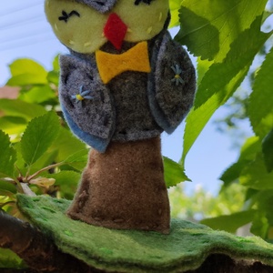 bagolyfiúcska gyapjúfilcből hímzéssel - Meska.hu
