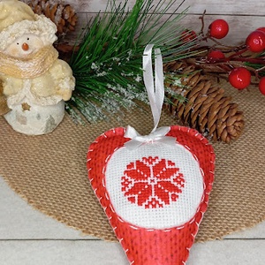 Keresztszemes fenyődísz - karácsony - karácsonyi lakásdekoráció - karácsonyfadíszek - Meska.hu