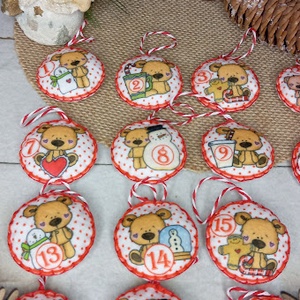 Karácsonyi macis díszek-Adventi naptárba - karácsony - karácsonyi lakásdekoráció - karácsonyfadíszek - Meska.hu