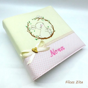 Nyuszis fotóalbum  - egyedi babaalbum névhímzéssel - nyuszis fényképalbum, Otthon & Életmód, Papír, írószer, Album & Fotóalbum, Hímzés, Patchwork, foltvarrás, MESKA
