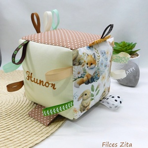 Erdei állatos babakocka hímzett névvel -  címkekocka csörgővel, Játék & Sport, 3 éves kor alattiaknak, Babakocka, Hímzés, Patchwork, foltvarrás, MESKA