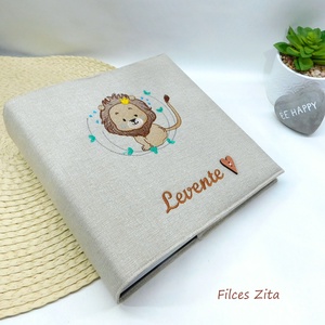 Oroszlános baba fotóalbum hímzett névvel - textil fényképalbum babáknak  - Meska.hu