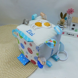 Cicás hímzett babakocka- textil mókakocka hímzett névvel - cicás babaköszöntő ajándék - játék & sport - 3 éves kor alattiaknak - babakocka - Meska.hu