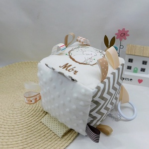 Nyuszis babalátogató ajándékcsomag - babaköszöntő ajándék névhímzéssel - baba - mama - babalátogató ajándékcsomag - Meska.hu