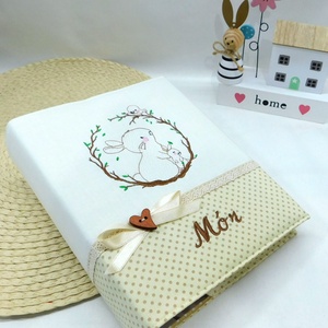 Nyuszis babalátogató ajándékcsomag - babaköszöntő ajándék névhímzéssel - baba - mama - babalátogató ajándékcsomag - Meska.hu