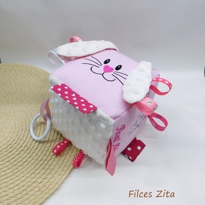 Nyuszis babakocka születési adatokkal - Meska.hu