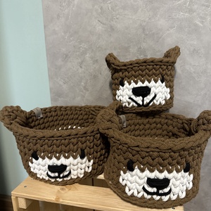 Horgolt macis kosár szett  - baba - mama - babaszobabútor - játéktároló - Meska.hu