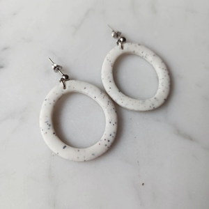 Ovális  bedugós fülbevaló - ékszer - fülbevaló - lógó fülbevaló - Meska.hu