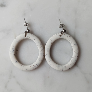 Ovális  bedugós fülbevaló - ékszer - fülbevaló - lógó fülbevaló - Meska.hu