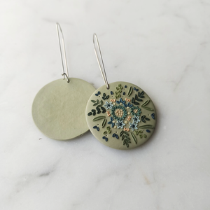 Virágos fülbevaló - ékszer - fülbevaló - lógó fülbevaló - Meska.hu