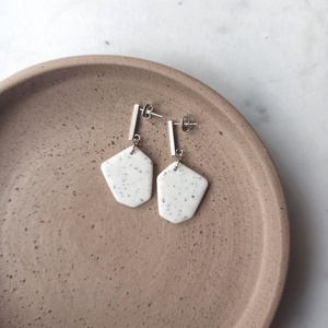 Szögletes bedugós fülbevaló, Ékszer, Fülbevaló, Lógó fülbevaló, Ékszerkészítés, Gyurma, MESKA