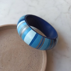 Csíkos festett fa karkötő - ékszer - karkötő - karperec - Meska.hu