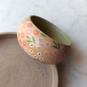 Virágos festett fa karkötő, Ékszer, Karkötő, Karperec, Festett tárgyak, MESKA