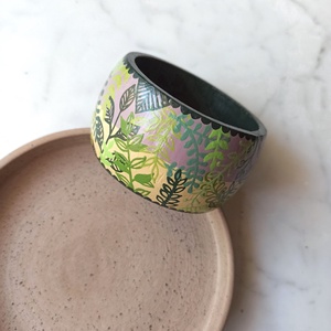 Leveles festett fa karkötő - ékszer - karkötő - karperec - Meska.hu