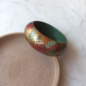 Rózsás festett fa karkötő - ékszer - karkötő - karperec - Meska.hu