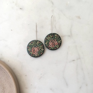 Virágos fülbevaló - ékszer - fülbevaló - lógó fülbevaló - Meska.hu