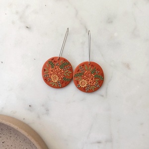 Virágos fülbevaló - ékszer - fülbevaló - lógó fülbevaló - Meska.hu