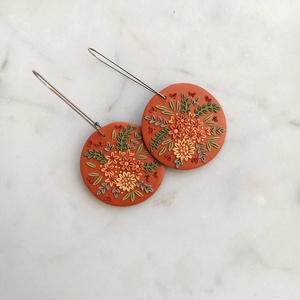 Virágos fülbevaló - ékszer - fülbevaló - lógó fülbevaló - Meska.hu