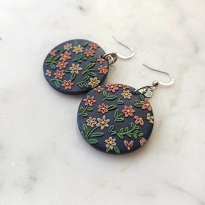 Virágos fülbevaló - ékszer - fülbevaló - lógó fülbevaló - Meska.hu