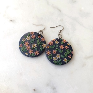 Virágos fülbevaló - ékszer - fülbevaló - lógó fülbevaló - Meska.hu