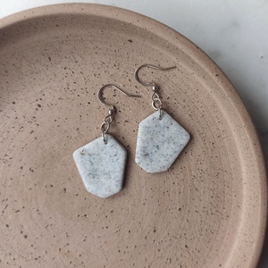 Szögletes gyurma fülbevaló, Ékszer, Fülbevaló, Lógó fülbevaló, Ékszerkészítés, Gyurma, MESKA