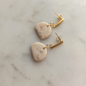 Félkör bedugós gyurma fülbevaló - ékszer - fülbevaló - lógó fülbevaló - Meska.hu