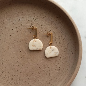 Félkör bedugós gyurma fülbevaló, Ékszer, Fülbevaló, Lógó fülbevaló, Ékszerkészítés, Gyurma, MESKA