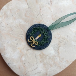 Gyurma karácsonyfadísz - koszorú - karácsony - karácsonyi lakásdekoráció - karácsonyfadíszek - Meska.hu