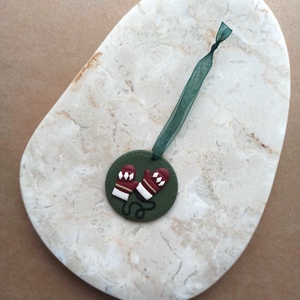 Gyurma karácsonyfadísz - kesztyű - karácsony - karácsonyi lakásdekoráció - karácsonyfadíszek - Meska.hu