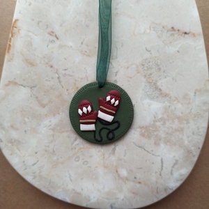 Gyurma karácsonyfadísz - kesztyű - karácsony - karácsonyi lakásdekoráció - karácsonyfadíszek - Meska.hu