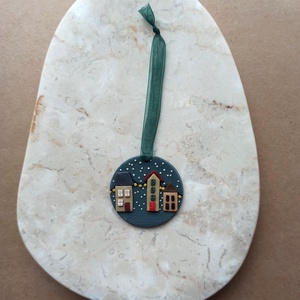 Gyurma karácsonyfadísz - téli házikók - karácsony - karácsonyi lakásdekoráció - karácsonyfadíszek - Meska.hu