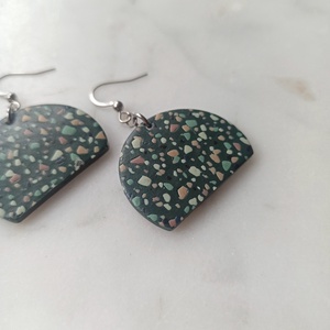 Terrazzo mintájú félkör fülbevaló - ékszer - fülbevaló - lógó fülbevaló - Meska.hu