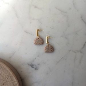 Félkör gyurma fülbevaló - ékszer - fülbevaló - lógó fülbevaló - Meska.hu