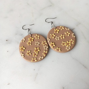 Virágos fülbevaló - ékszer - fülbevaló - lógó fülbevaló - Meska.hu