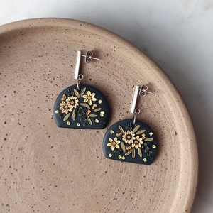 Virágos fülbevaló, Ékszer, Fülbevaló, Lógó fülbevaló, Ékszerkészítés, Gyurma, MESKA