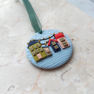 Gyurma karácsonyfadísz - téli házikók - karácsony - karácsonyi lakásdekoráció - karácsonyfadíszek - Meska.hu