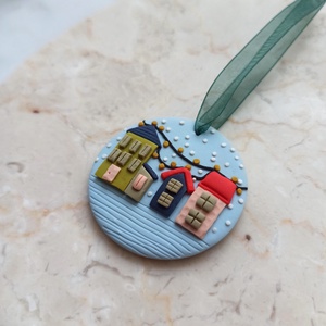 Gyurma karácsonyfadísz - téli házikók - karácsony - karácsonyi lakásdekoráció - karácsonyfadíszek - Meska.hu