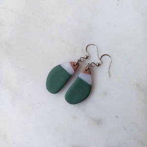 Csepp alakú gyurma fülbevaló - ékszer - fülbevaló - lógó fülbevaló - Meska.hu