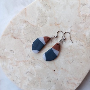 Csepp alakú gyurma fülbevaló - ékszer - fülbevaló - lógó fülbevaló - Meska.hu