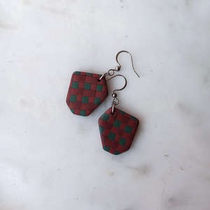 Kockás gyurma fülbevaló - ékszer - fülbevaló - lógó fülbevaló - Meska.hu