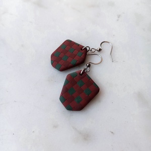 Kockás gyurma fülbevaló - ékszer - fülbevaló - lógó fülbevaló - Meska.hu
