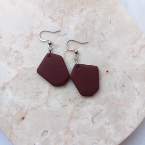 Szögletes gyurma fülbevaló - ékszer - fülbevaló - lógó fülbevaló - Meska.hu