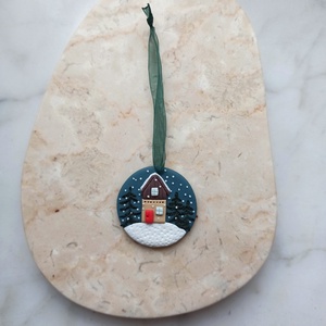 Gyurma karácsonyfadísz - erdei házikó - karácsony - karácsonyi lakásdekoráció - karácsonyfadíszek - Meska.hu