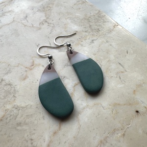 Csepp alakú gyurma fülbevaló - ékszer - fülbevaló - lógó fülbevaló - Meska.hu