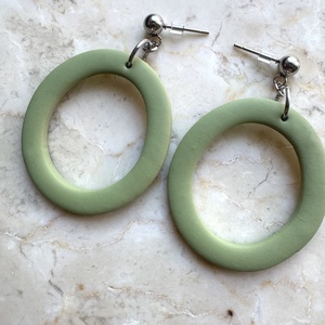 Ovális  bedugós fülbevaló - pisztácia - ékszer - fülbevaló - lógó fülbevaló - Meska.hu