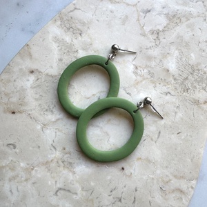 Ovális  bedugós fülbevaló - moha - ékszer - fülbevaló - lógó fülbevaló - Meska.hu